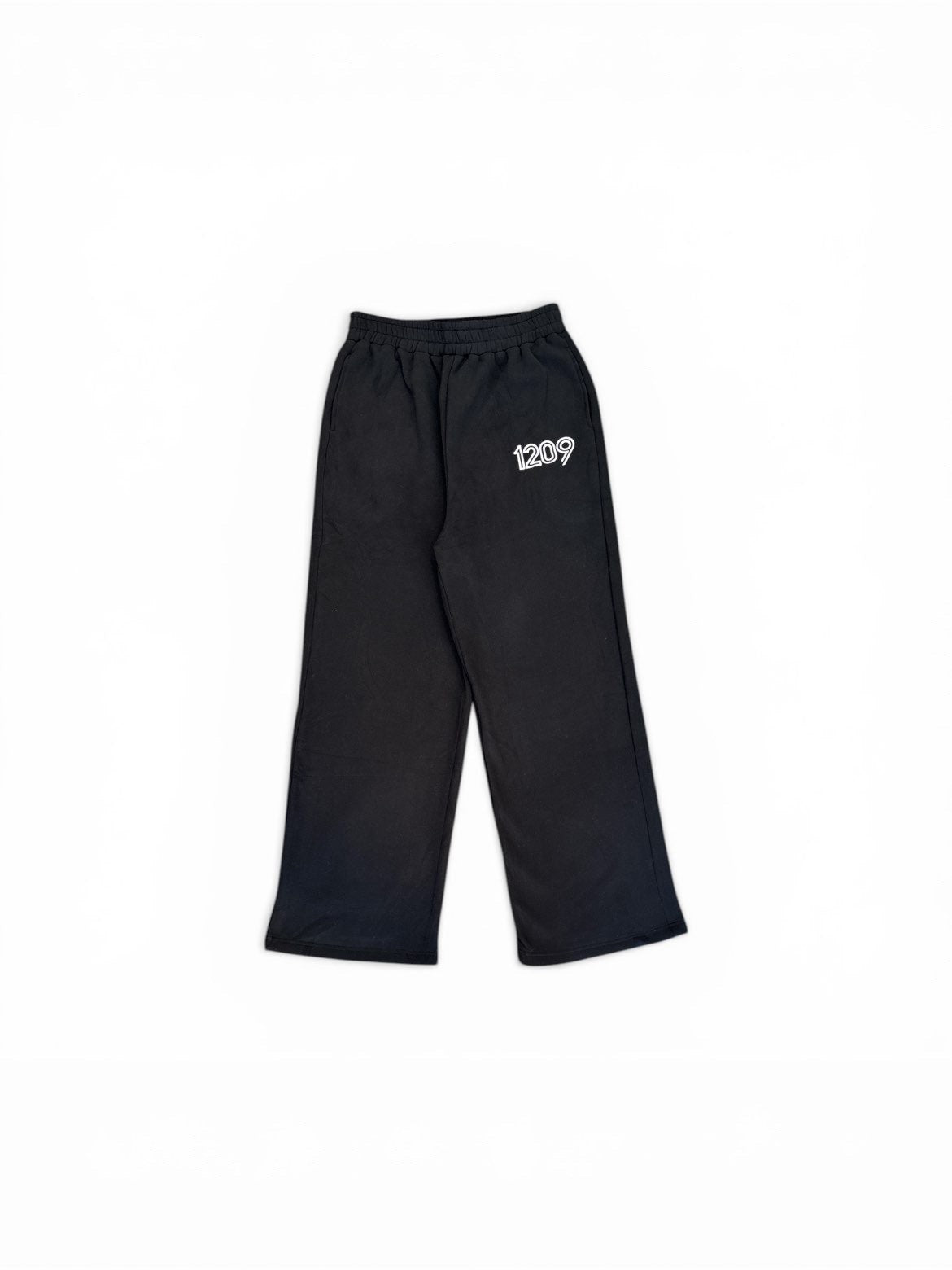 1209 Black Basic Trackpants